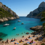 découvrez les plages de marseille et explorez les criques les plus surprenantes de la région. des paysages à couper le souffle, des eaux cristallines et des secrets au bord de la méditerranée vous attendent. parfait pour une escapade inoubliable !